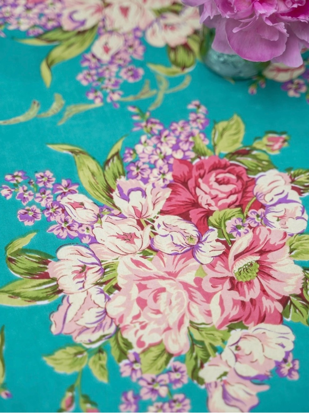 Brand New April Cornell Blanche 70” Round Cloth Floral in Turquoise - Picture 3 of 9